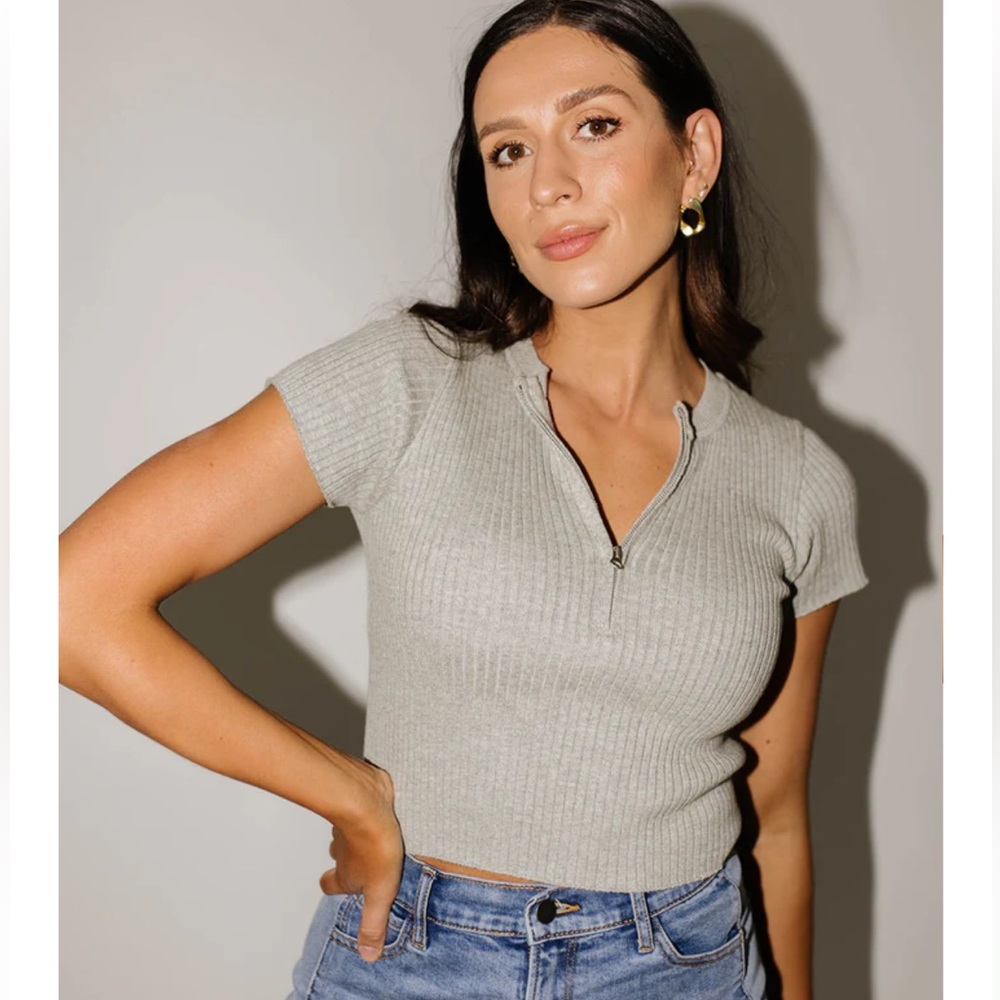 Miou Muse ribbed short sleeve tee shirt half zip crop top grey small
